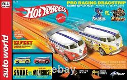 Auto World 13' Hot Wheels Snake vs Mongoose Manual Slot Drag Set HO Scale