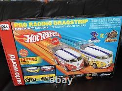 Auto World SRS340 13' Hot Wheels Snake vs Mongoose Manual Slot Drag Set HO Scale