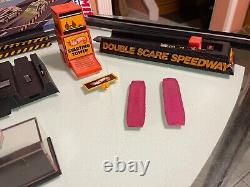 DON'T-B- SCARED! (RARE) HW DOUBLE SCARE SPEEDWAY DRAG RACE SET WithNEAR MINT CAR