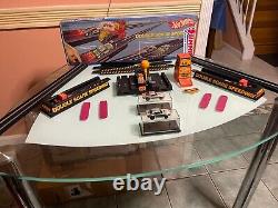 DON'T-B- SCARED! (RARE) HW DOUBLE SCARE SPEEDWAY DRAG RACE SET WithNEAR MINT CAR