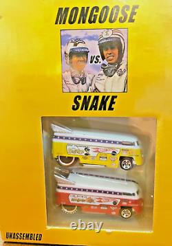 Hot Wheels Classics Mongoose & Snake VW Drag Bus Race Set J4225 2005 164 NEW