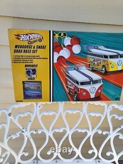 Hot Wheels Classics Mongoose & Snake VW Drag Bus Race Set J4225 NRFB 2005 164