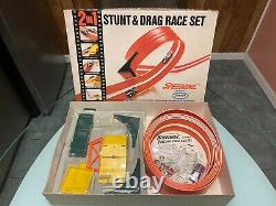 1- Course de gros cigares! (rare) Original Aurora Speedline Stunt Drag Set / Voitures près du neuf