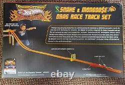 2009 Hot Wheels Drag Strip Démons Snake & Mongoose Drag Race Track Set