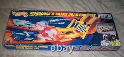 En français, le titre serait traduit comme suit : Ensemble de course de dragsters Hot Wheels Mongoose & Snake de 1993, neuf de marque.