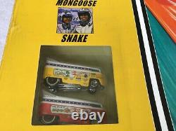 Hot Wheels Classics Mongoose & Snake Vw Drag Bus Race Set #j4225 Nrfb 2005 164