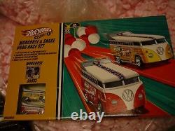 Hot Wheels - Ensemble de course de dragsters Snake and Mongoose avec les bus de dragsters VW.