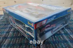 Revell 1988 Hot Rod Tom Mcewen Dragsters, Rail And Funny Car, 2 Car Kit Nos<br/> 
	 



 <br/>Revell 1988 Hot Rod Tom Mcewen Dragsters, Rail Et Funny Car, Kit De 2 Voitures Nos