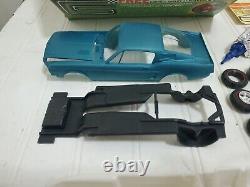 Vtg 1968 Shelby Cobra GT 500 AMT 125 Modèle Kit T296 200 Drag Road Racing G. T <br/>


<br/>	
 Translation: Kit de modèle Vtg 1968 Shelby Cobra GT 500 AMT 125 T296 200 Drag Road Racing G. T